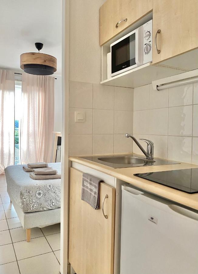 Appartement En Face Hopital Nord 圣普斯特恩耶尔 外观 照片